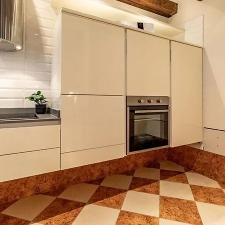 Ferienwohnung Fuer 8 Personen Ca 150 Qm In Venedig, Adriakueste Italien Und Umgebung *